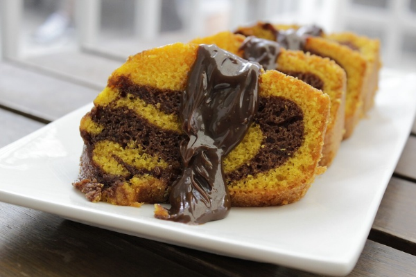 Receita fácil de Bolo de Cenoura com cobertura de Chocolate