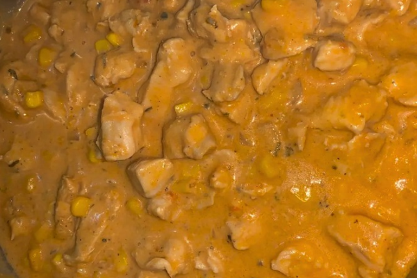 Estrogonofe de frango rápido em 3 etapas